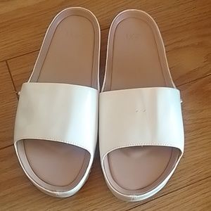 Ugg sandals size 7.5